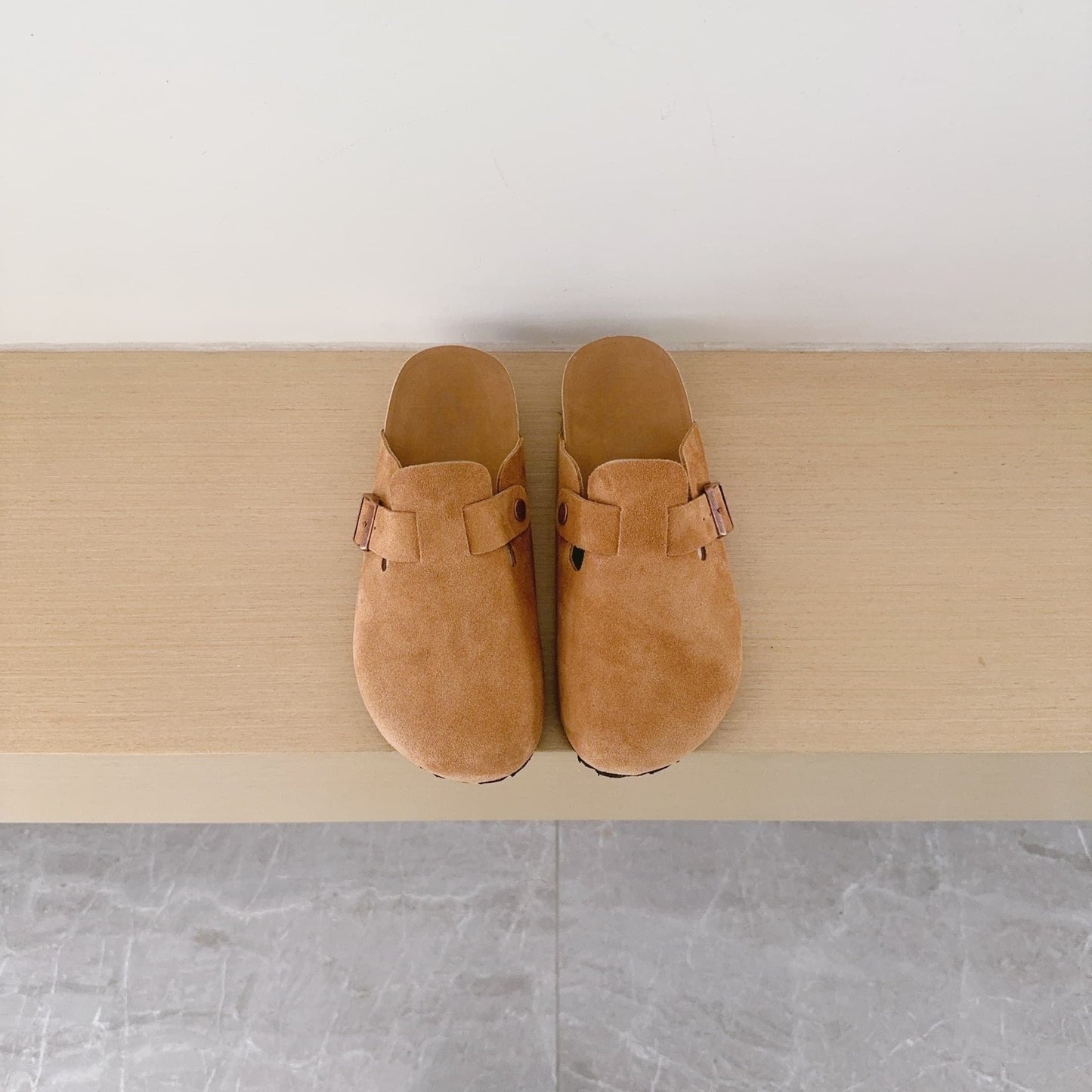 T588-936 Soft leather men's and women's summer round toe retro shoes
