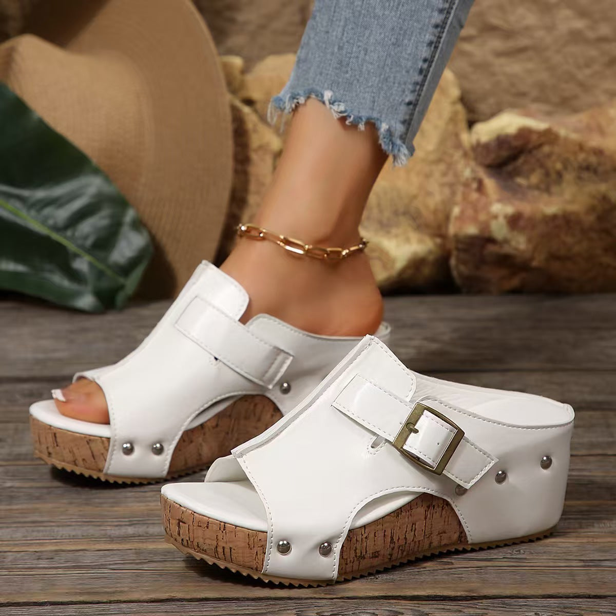 T588-1181 Slope heel sandals for casual wear outside