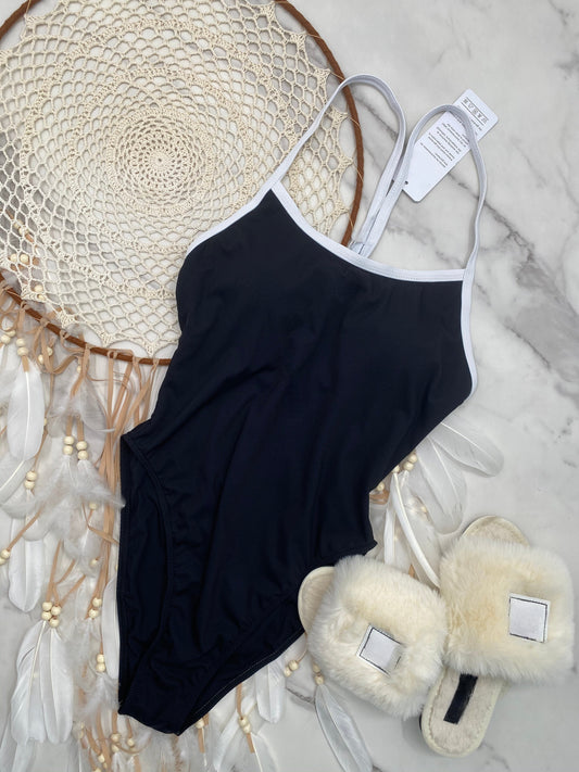 T588-1026     Ladies beach beach swimsuit