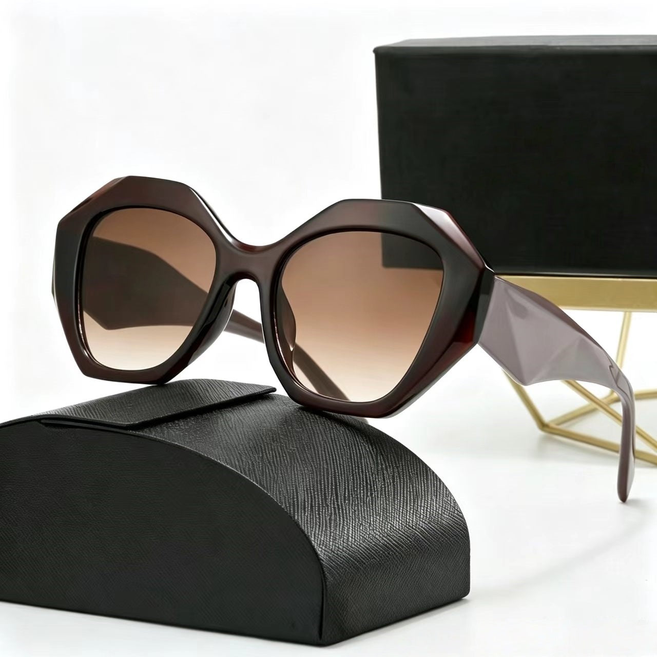 T588-1132    Personalized, versatile, irregular UV resistant sunglasses