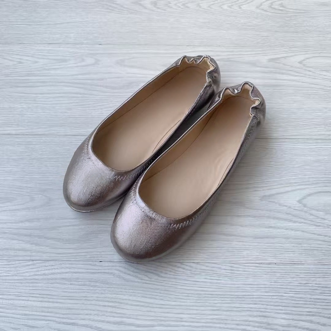 T588-1258   Shallow mouthed women wear single shoes with soft sole