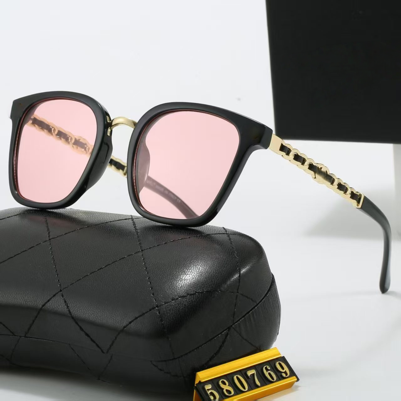 T588- 1213 Large frame sunglasses are versatile and personalized