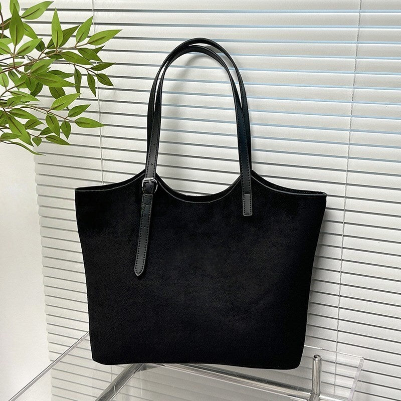 T588-935 Large capacity shoulder and armpit tote bag