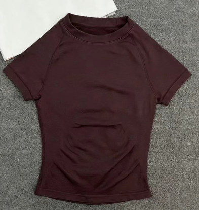T588-1152    Sports yoga short sleeved fitness outerwear breathable top