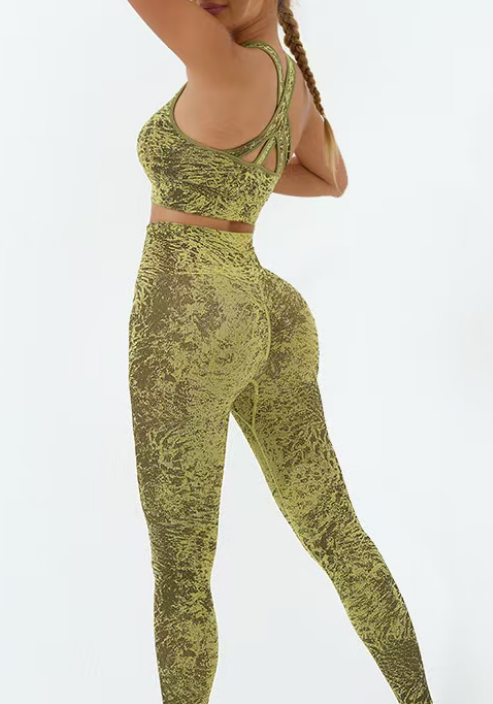 T588-1022    Women's sports kit, running, fitness, exercise, yoga