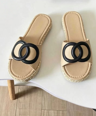 T588-1191  Flat and comfortable sandals that can be worn over slippers