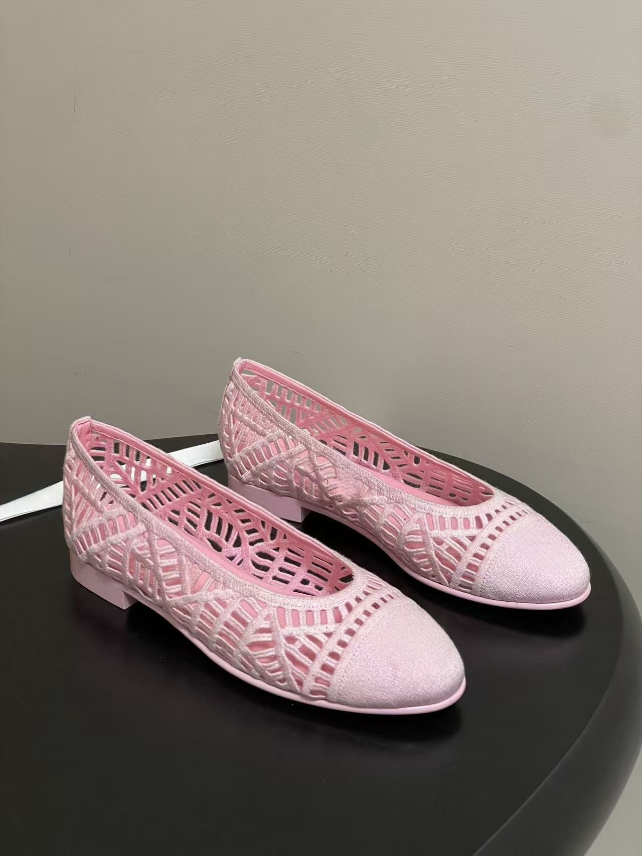 Hollow out single shoe versatile woven flat bottom  E1283