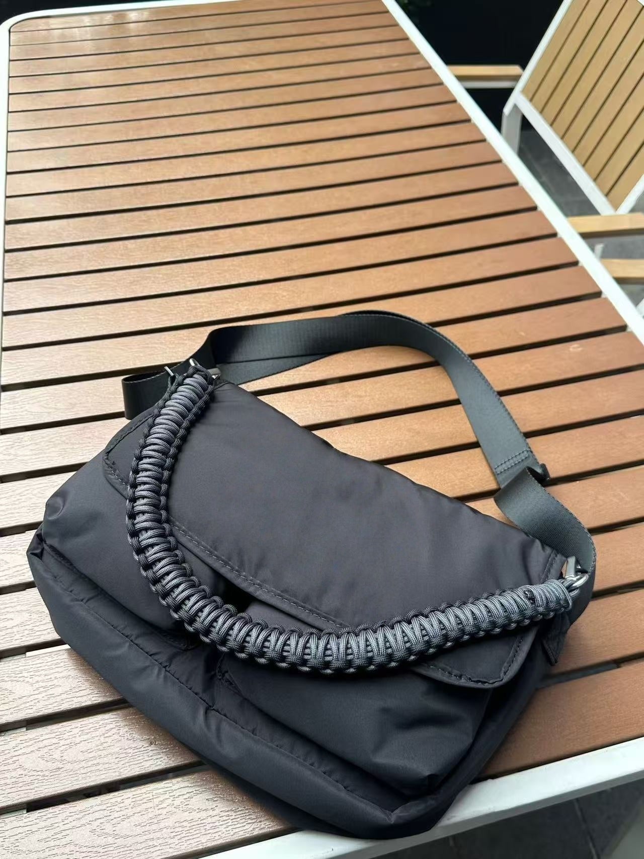 T588-896  Large capacity sports and leisure single shoulder crossbody bag