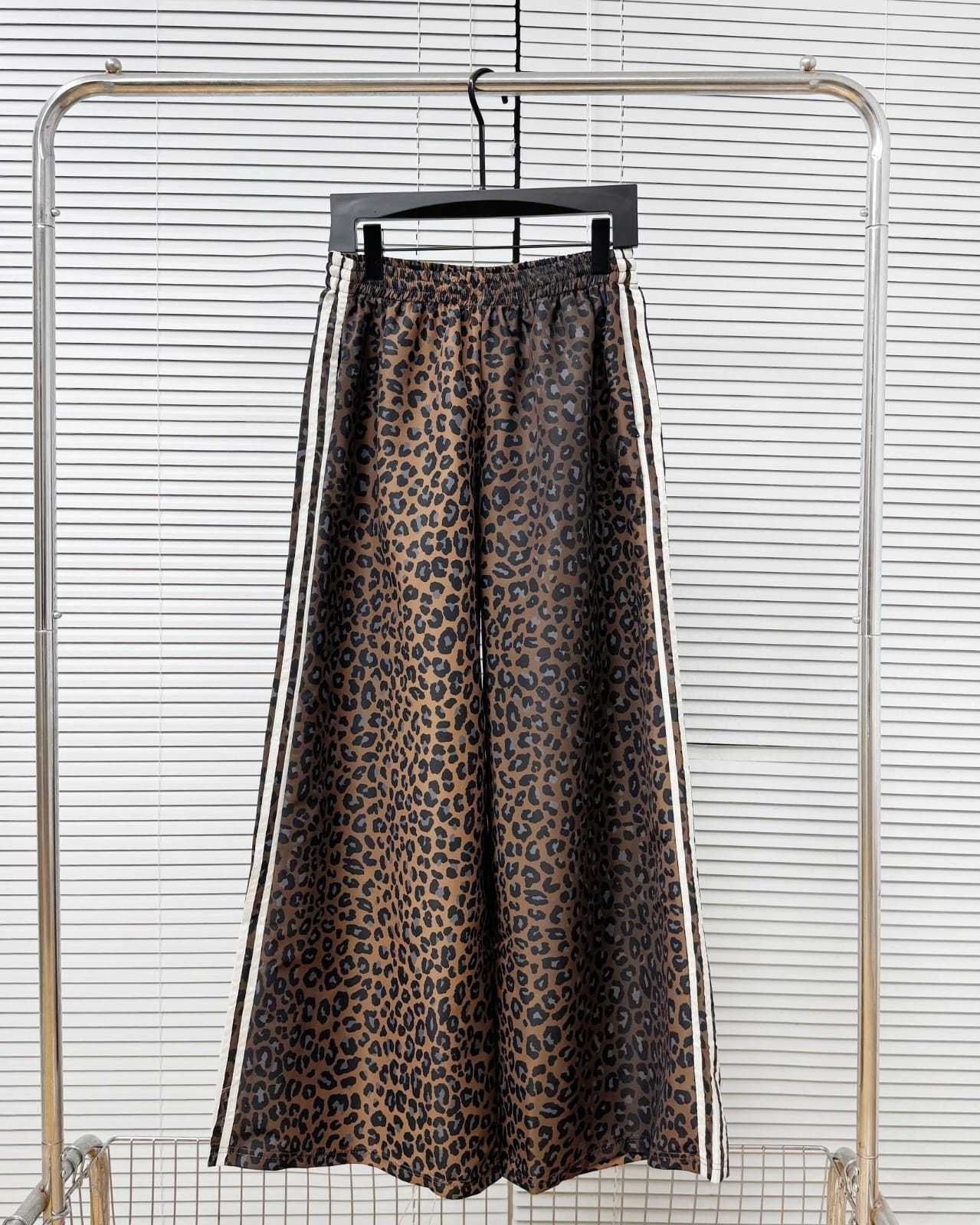 T588-660   Leopard print pants, loose and casual