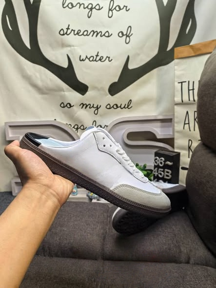 T588-1192  Casual flat bottomed toe half support